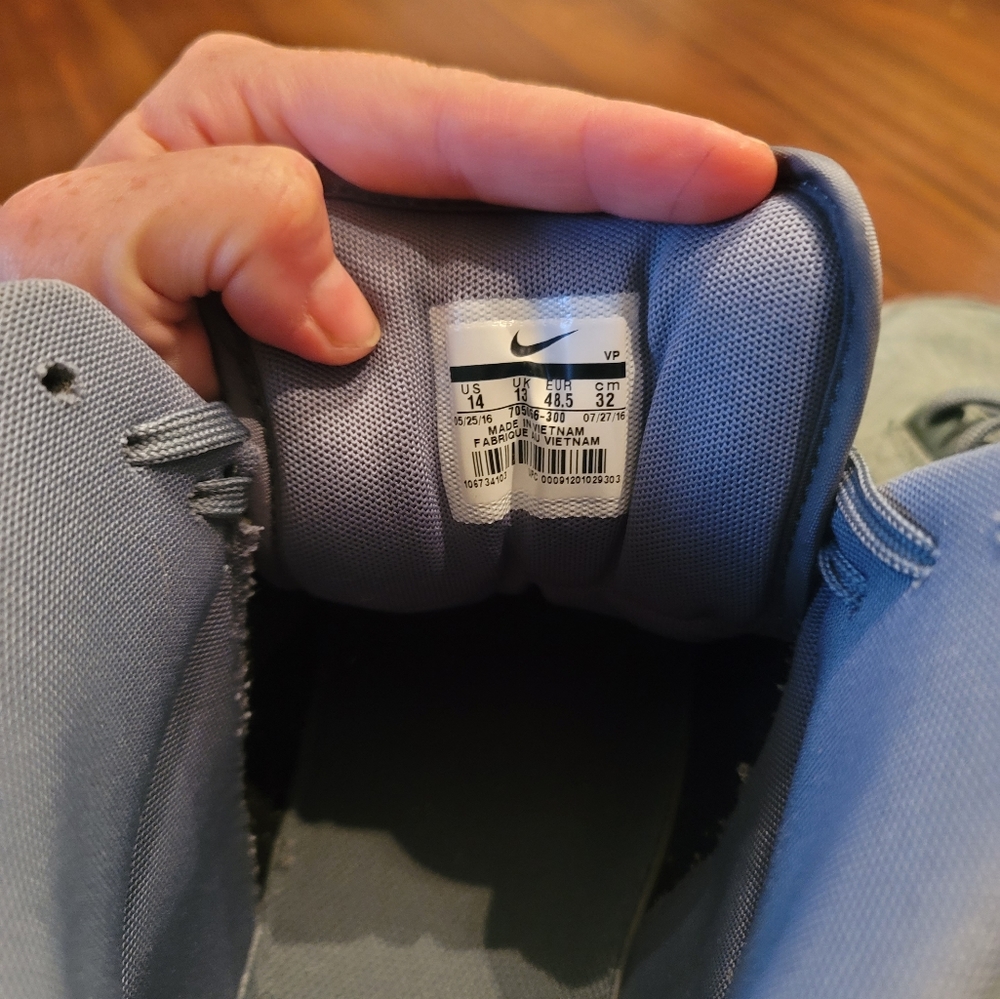 Nike Air Python Prm Green - image 3